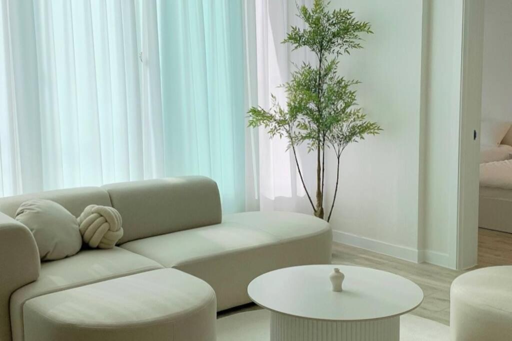 Soft Hongdae Villa
